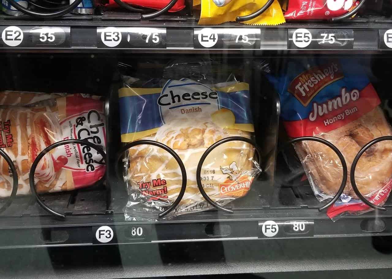 food-review-cheese-danish-vending-machine